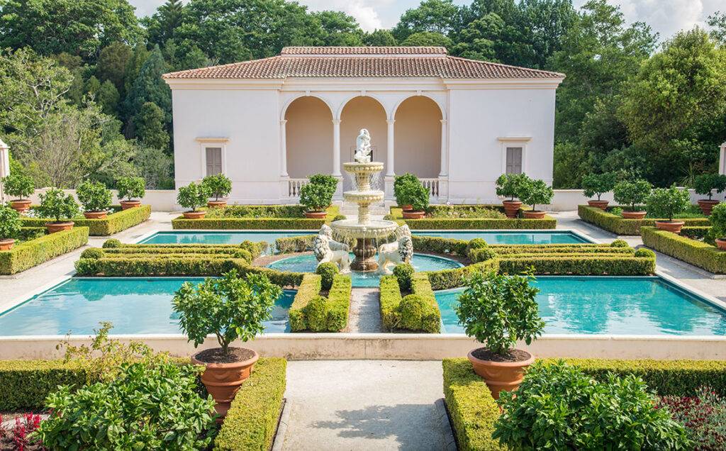 european-villa-garden-pool-statues