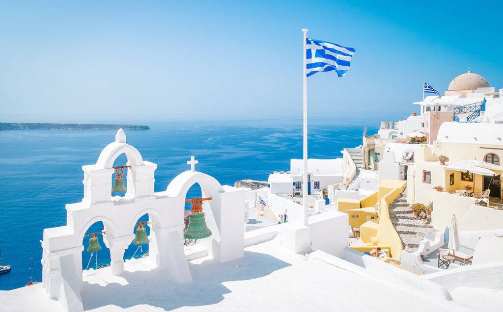 oia-santorini-summer-vacation-greece